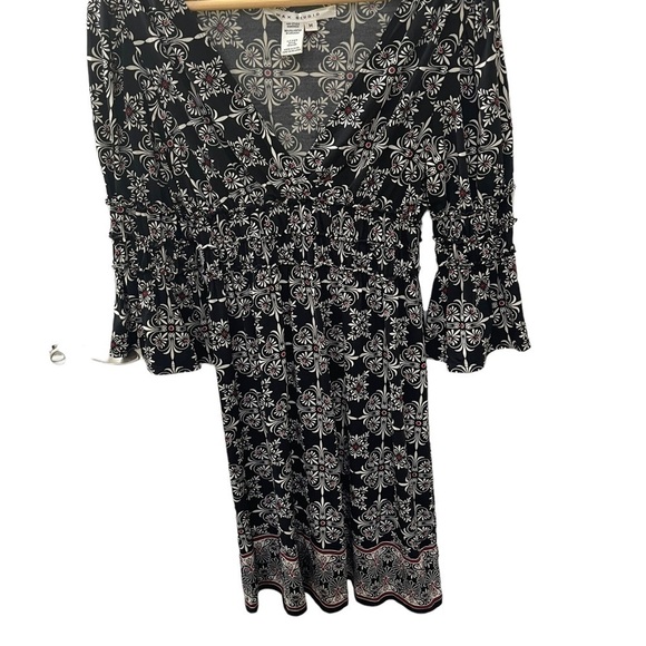 Max Studio patterned midi dress with ruched midline and bell sleeves, Medium - Picture 5 of 6